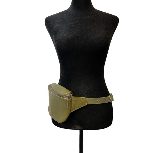 Matt And Nat Green Vie Vegan Fanny Pack Belt Bag Unisex EUC - Picture 4 of 16